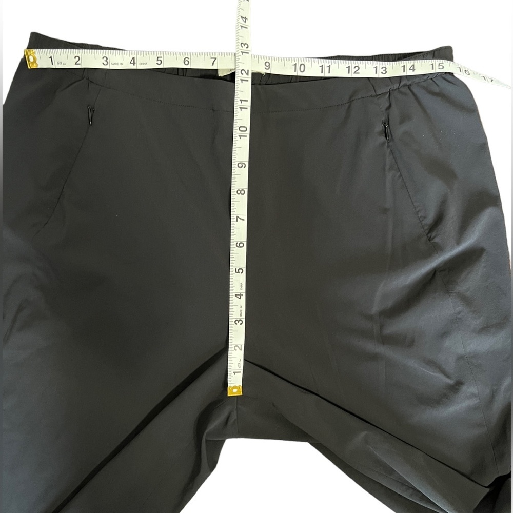 NIC + ZOE Tech Stretch Relaxed Ankle Pants Black Size 12 Slim Straight Leg - Picture 9 of 10